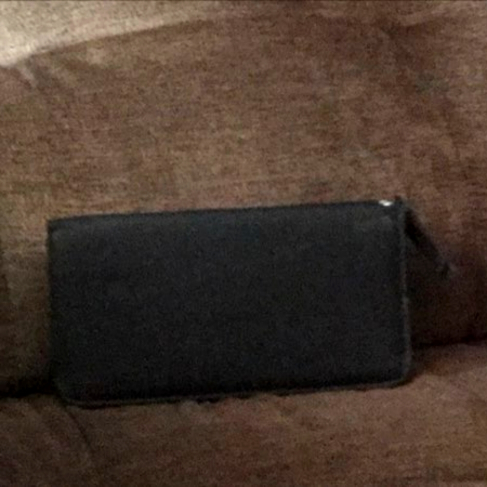 Ladies wrislet wallet